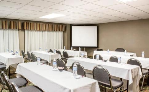 Four Points by Sheraton Arena - 21
