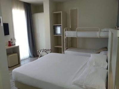L'Hotel - 4