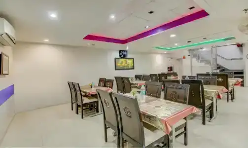 Treebo Trend Rockwell Plaza Karol Bagh - 16