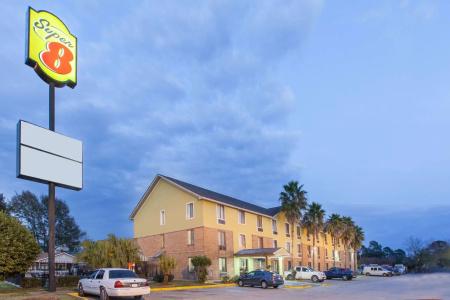 Super 8 by Wyndham LA - 11