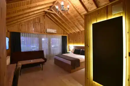 Sandal Otel - 23
