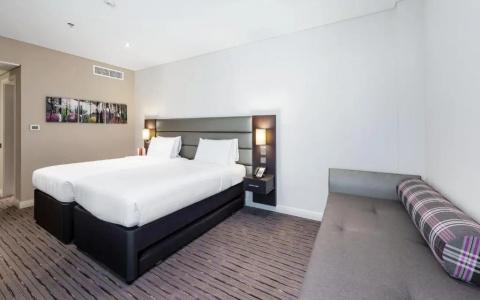 Premier Inn Airport - 41
