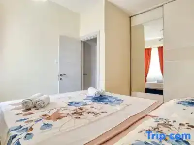 Elena - 109