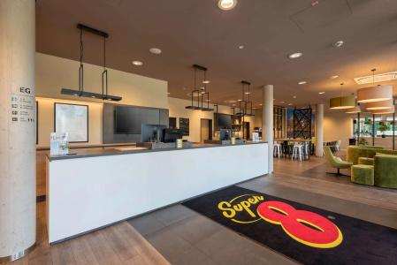 Super 8 by Wyndham Dresden - 16