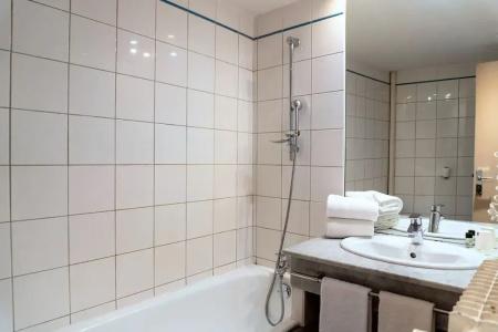 Ours Blanc - Place Victor Hugo - 70
