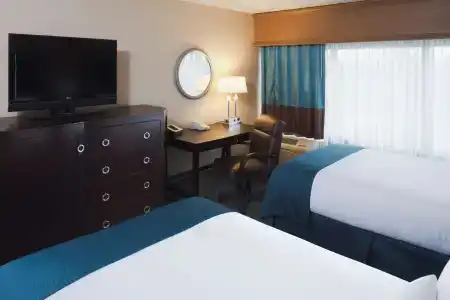 DoubleTree by Hilton - 3