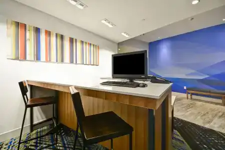 Holiday Inn Express -, An Ihg - 30