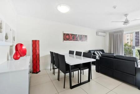 Markham Court - 60
