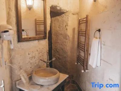 Tale Cave In - 153