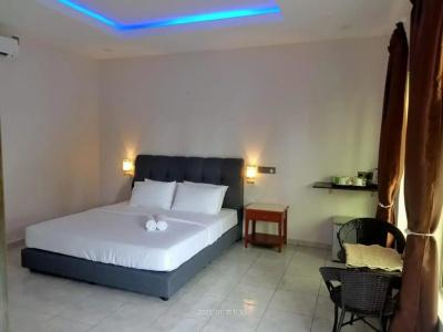 Tokman Inn - 108