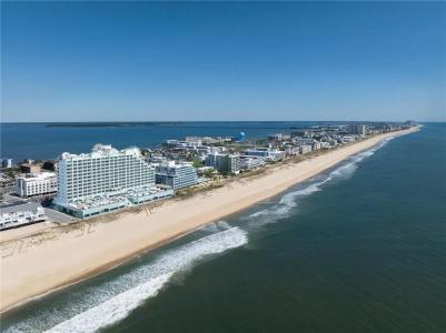 Hilton Suites Oceanfront - 23
