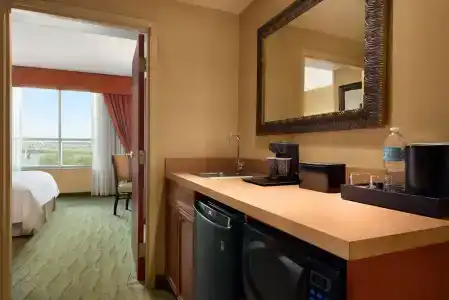 Embassy Suites East and Riverfront Conference Center - 34