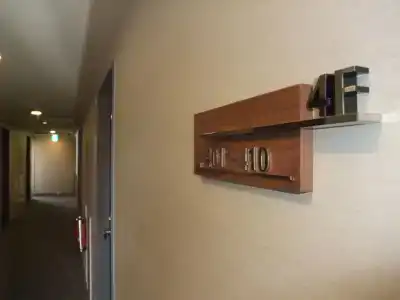Center - 10