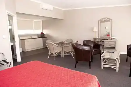 The Avenue - 130