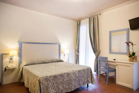 Blu Laconia Village - 35
