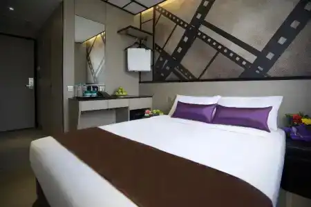 81 Premier Hollywood - SG Clean - 54