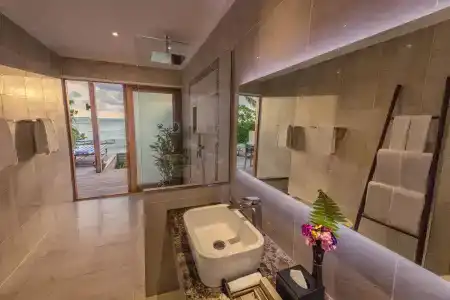Hurawalhi Island Resort - 6