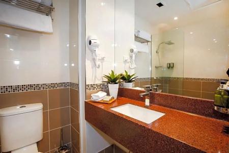 Madison Plaza - 28