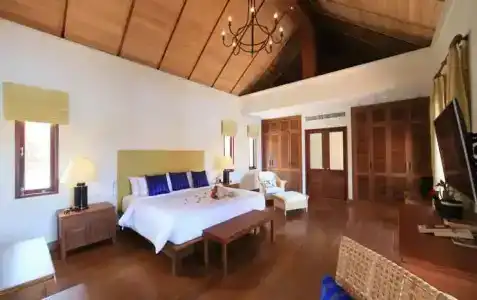 Le Menara Khao Lak beachfront Villa & Resort - 4