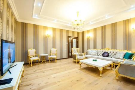 Royal Residence - 92