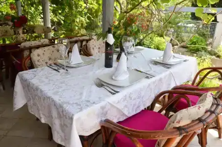 Villa Velzon Guesthouse - 17