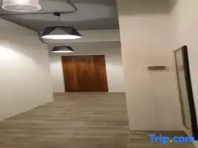 8 Sleeper Street Hostel - 28