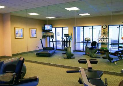 Hampton Inn Boston Logan Airport - 22