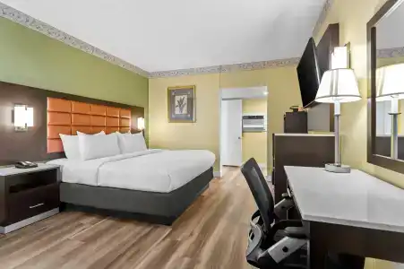 Quality Inn Airport - Cruise Port - 51