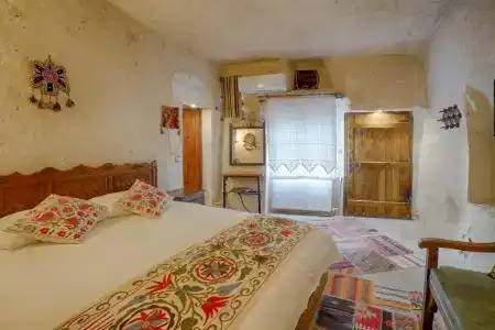 Tulip Cave Suites - 58