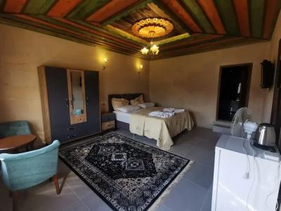 Falcon Cave Suites - 27
