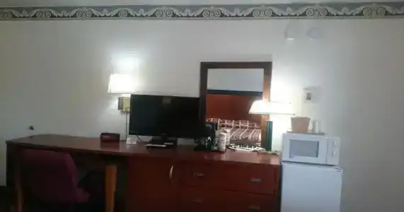 Monterey Fairgrounds Inn - 16