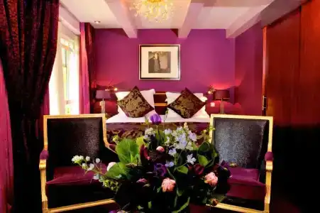 Ambassade - 79