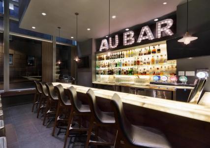 Embassy Suites by Hilton - - 27