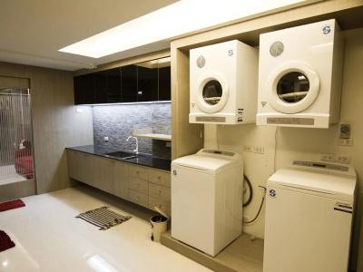D-Box - 29