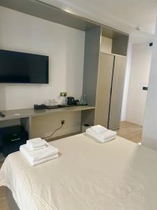 Avyanna Gulhi Beach - 40