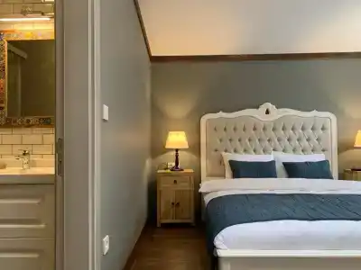 Loka Suites - 15
