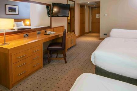 Clayton Crown London - 6