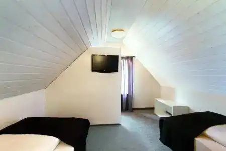 Hellers Twenty Four Ii -24h-Check-In- - 33