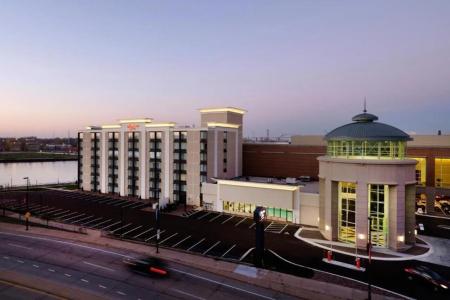 Hampton Inn Downtown - 18
