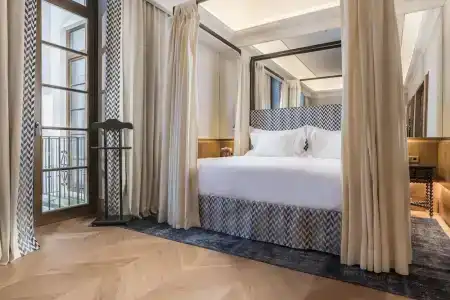 Palacio Solecio, a Small Luxury of the World - 79