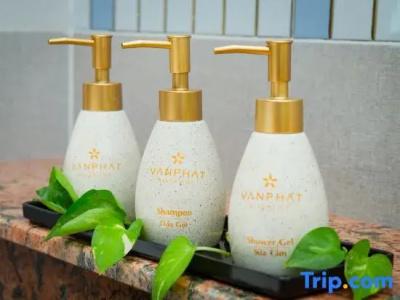 Van Phat Riverside - 103