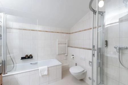 Victoria & Residence - 122