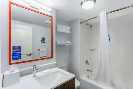 Hampton Inn - 52