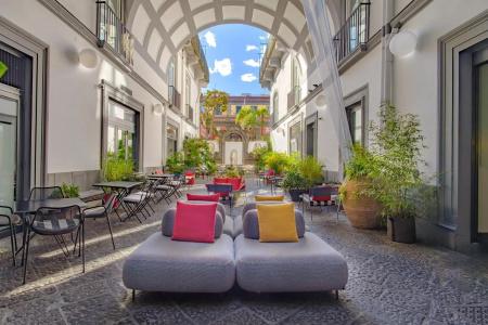 Piazza Bellini & Apartments - 33