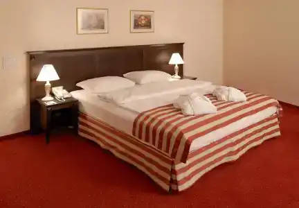 Rixwell Gertrude - 3