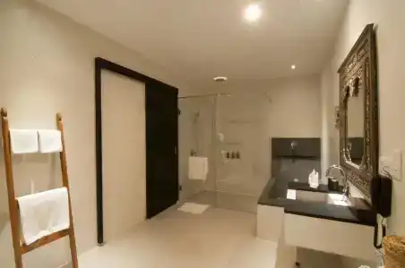 La Rose Suites - 136