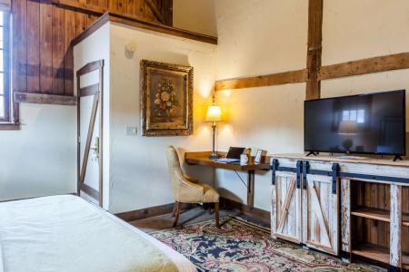 The Inn at Leola Village - 7