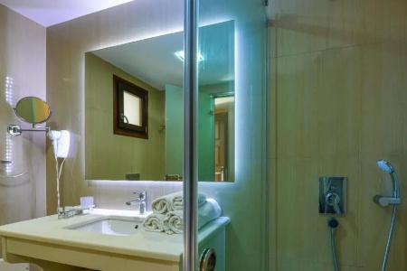 Alexandra Beach Resort & Spa - 113