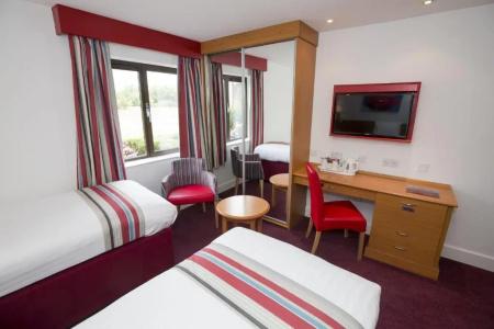 Ramada Cambridge - 24