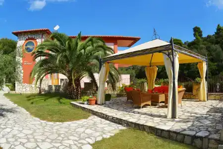 Petros Italos - 4